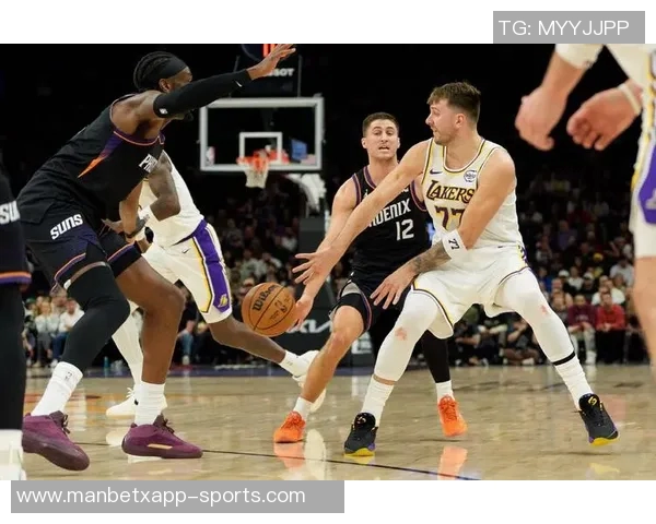 雷迪克赞东契奇扣篮精彩释放情绪让人惊喜 雷迪克赞东契奇扣篮精彩释放情绪让人惊喜