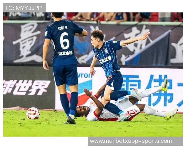 三镇门将郭嘉宇专注防守表现强调团队胜利的重要性